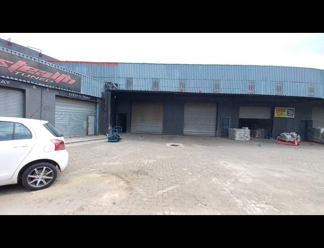 60M² WAREHOUSE TO LET IN CITY WEST